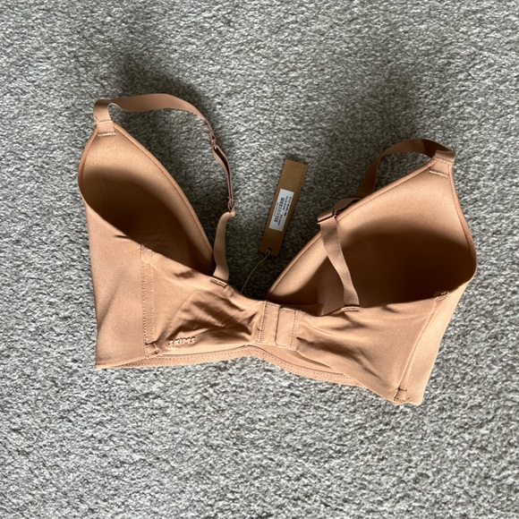 NWT SKIMS Reseller 3 Pack Bra Bundle. 40D, 34DDD and 30B. - Picture 10 of 16